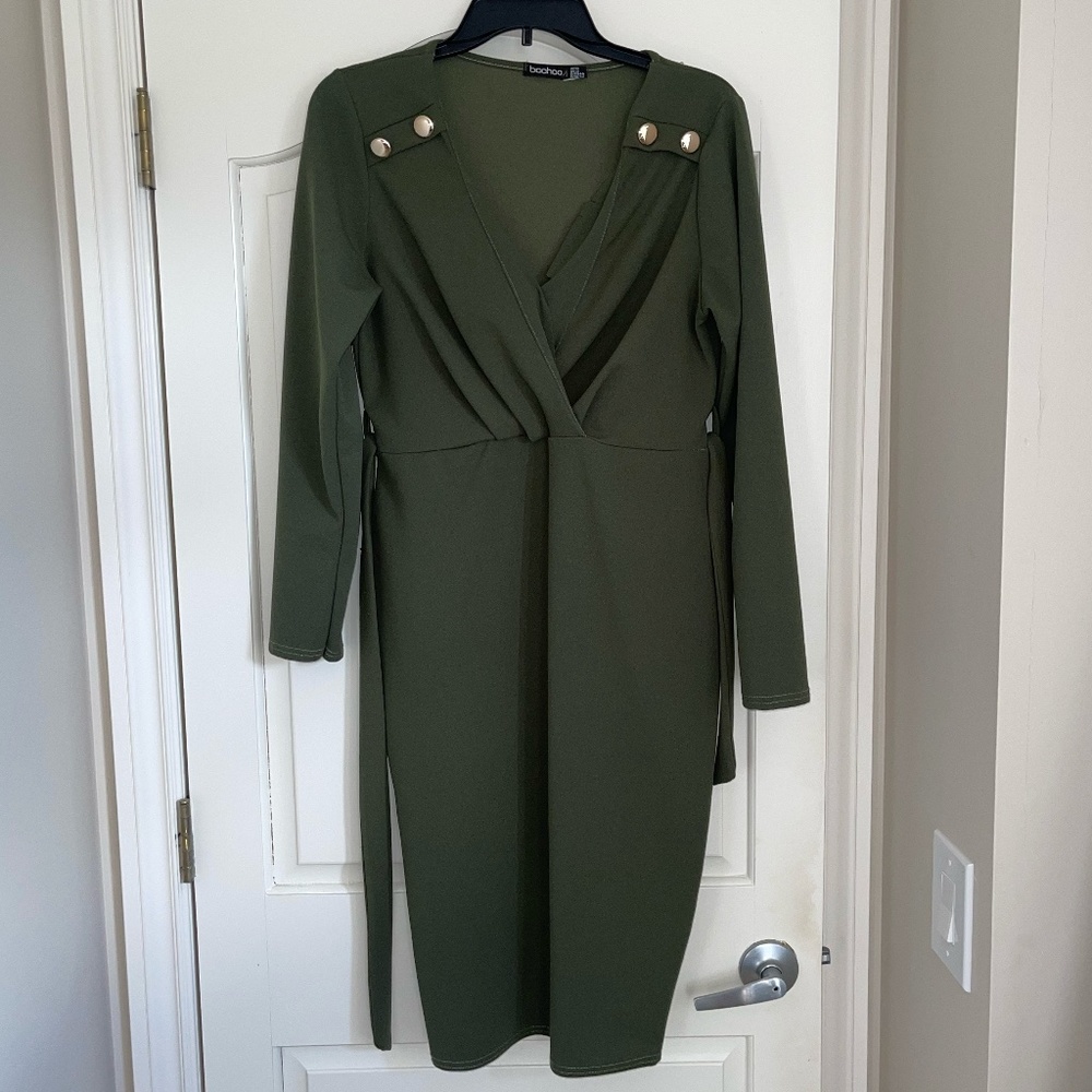 BOOHOO- Olive Green Long Sleeve Dress